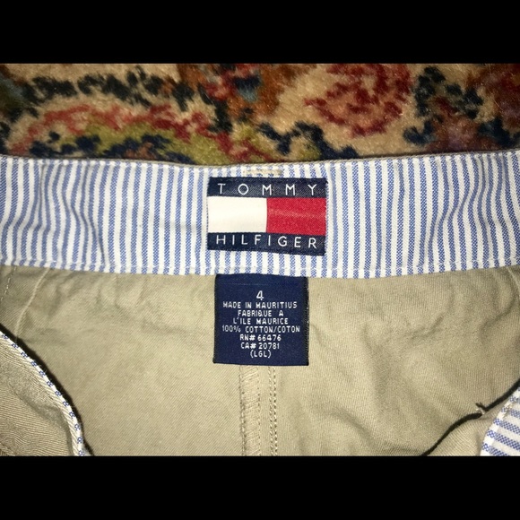 Tommy Hilfiger Shorts - Picture 2 of 4